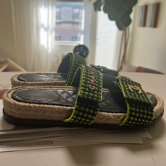 CHANEL Green Tweed Sandals - Picture 4 of 4